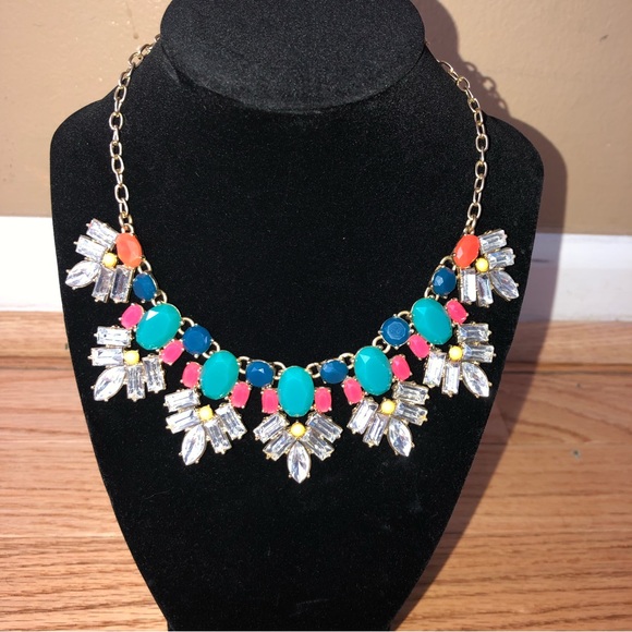 Sparkly rhinestone colored necklace - Picture 9 of 11